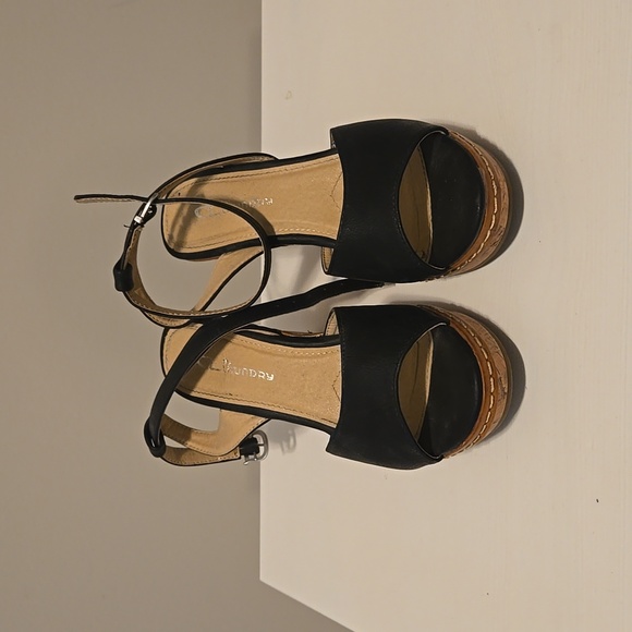Wedge Sandals - Picture 1 of 4